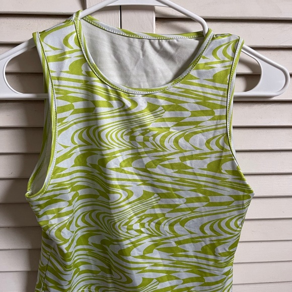 Trippy pattern tank - Picture 3 of 4